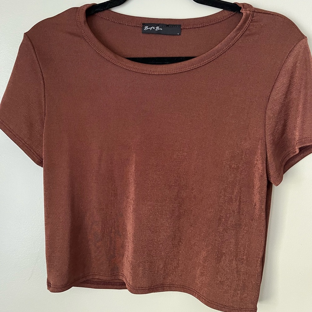 Rustic brown/red Cropped Tee